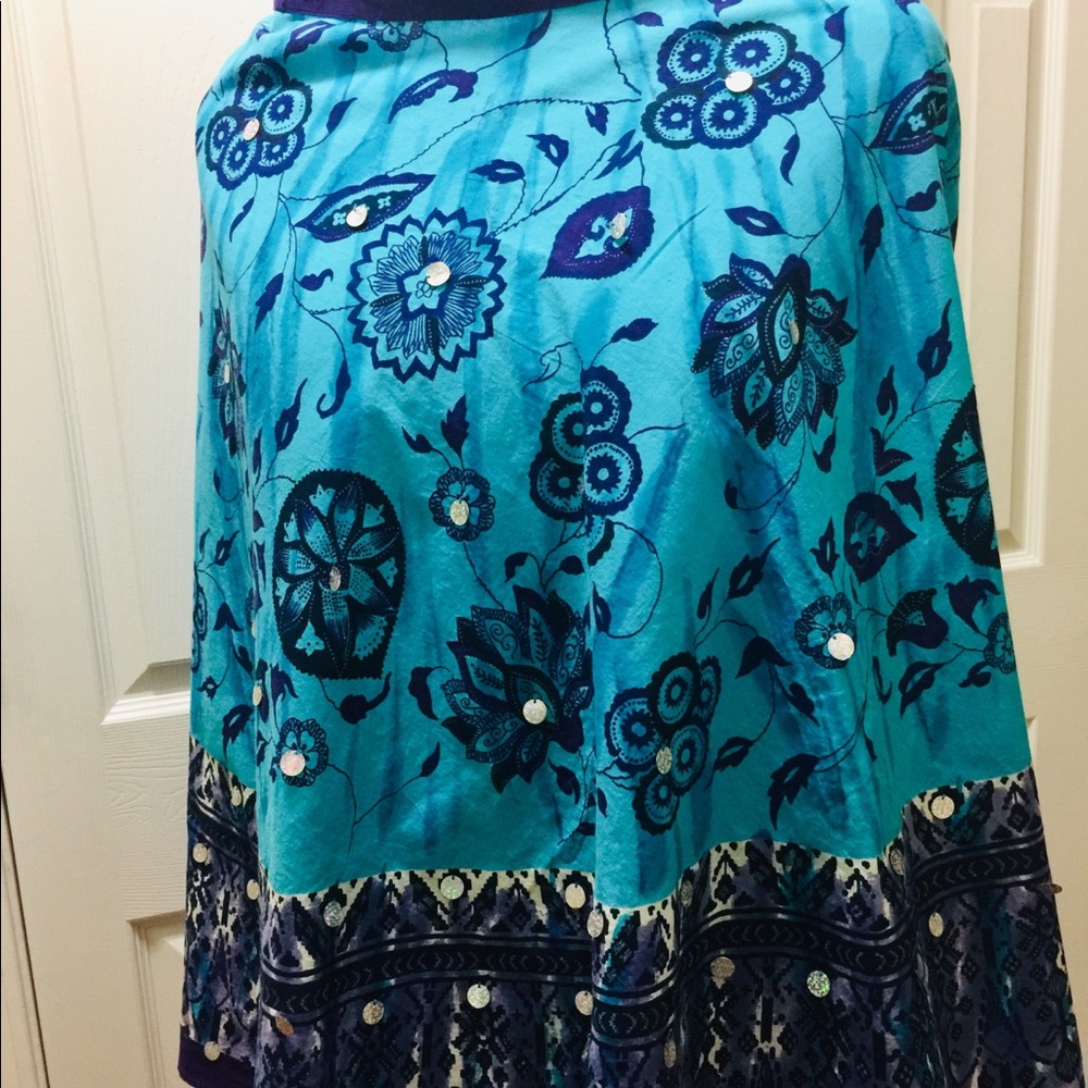 Women’s skirt with embellishments